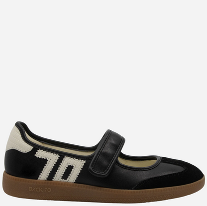 Back 70 Aya Sneaker