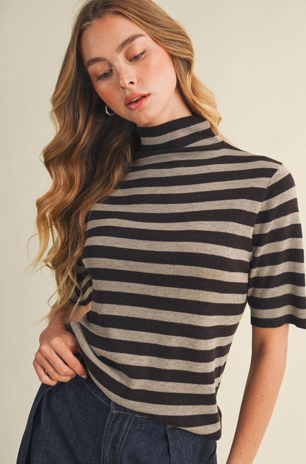 Mustard Seed brown striped mock‑neck pullover with relaxed fit and mid‑weight knit.