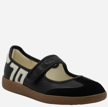 Back 70 Aya Sneaker