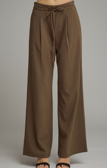 Entro Wide‑Leg Pants with Drawstring Waist featuring a lightweight woven fabric, adjustable drawstring waist, and relaxed wide‑leg silhouette.