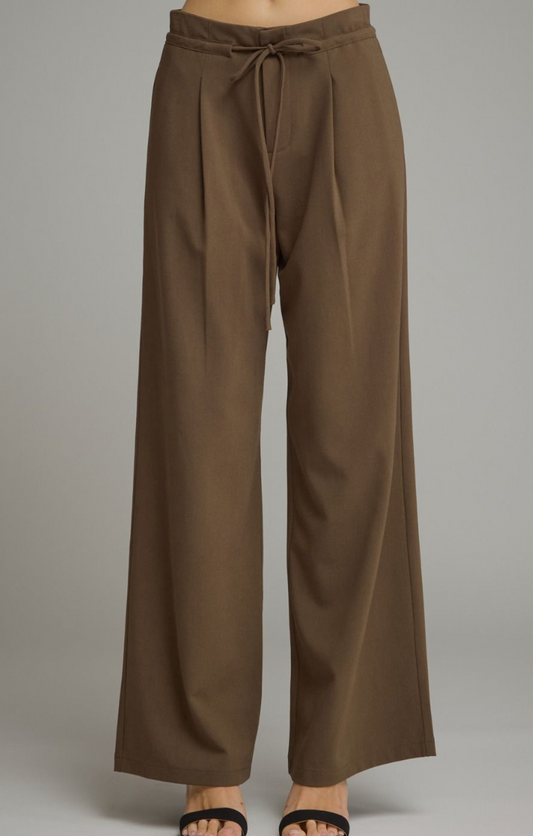 Entro Wide‑Leg Pants with Drawstring Waist featuring a lightweight woven fabric, adjustable drawstring waist, and relaxed wide‑leg silhouette.