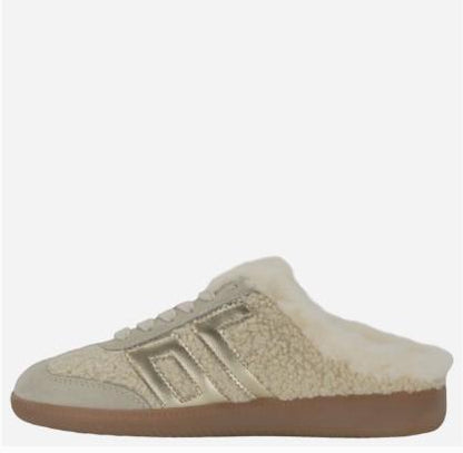 Back 70 Easter FL Sneaker has a faux shearling trim and features a full‑lace mixed‑material upper, lightweight comfort sole, and clean minimalist styling.