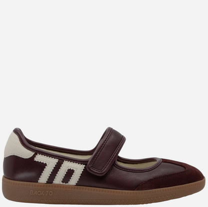 Back 70 Aya Sneaker