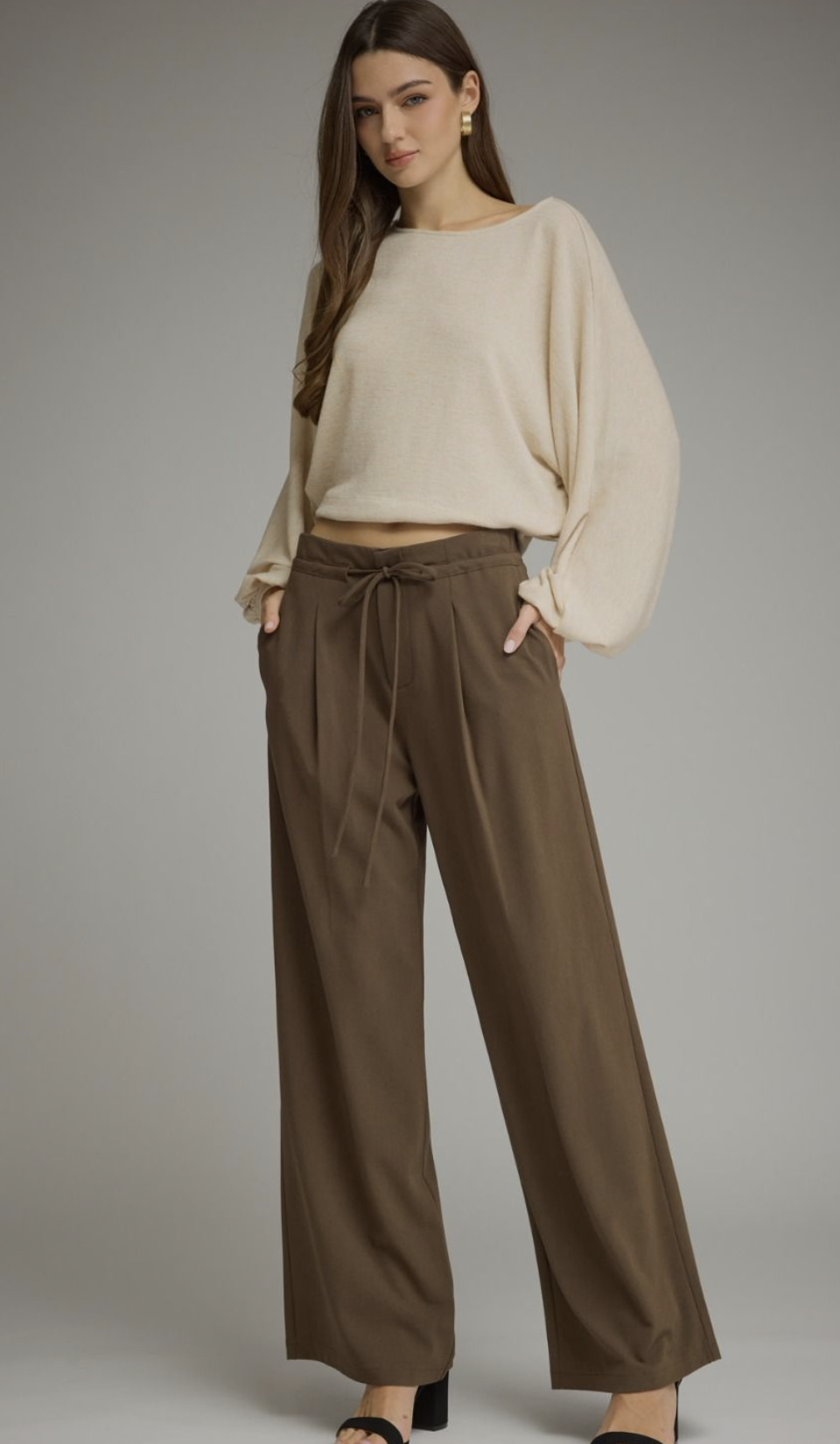 Entro Wide‑Leg Pants with Drawstring Waist featuring a lightweight woven fabric, adjustable drawstring waist, and relaxed wide‑leg silhouette.