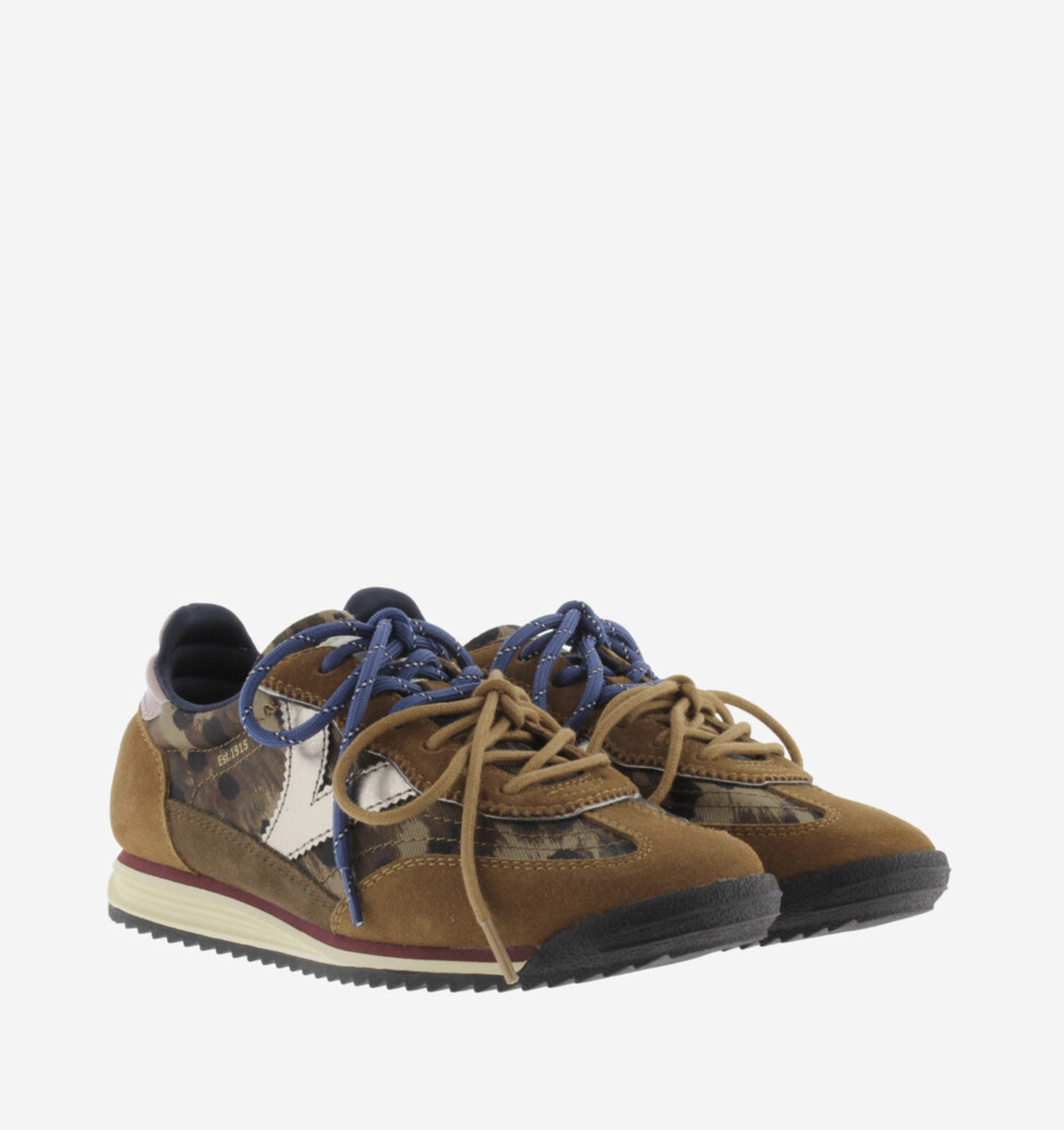 Victoria Saturno Sneaker in marron with nylon‑suede upper and retro runner silhouette.