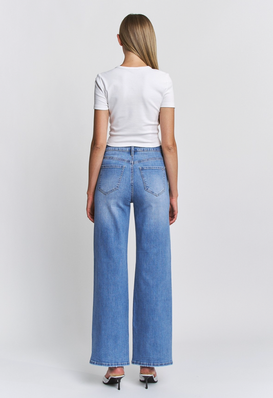 Wide‑leg embellished denim in Bluish Eyes wash with pearl‑like detailing and soft‑stretch fabric.