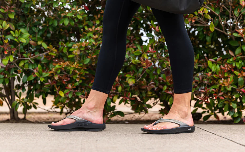 Oofos Women's OOlala Luxe Thong Sandal