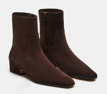 Dusty Boot