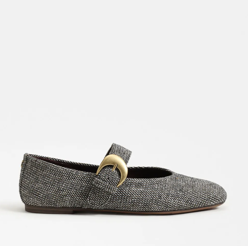 Circus Bella Flat