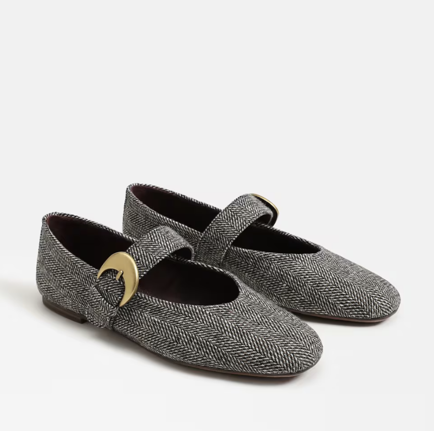 Circus Bella Flat