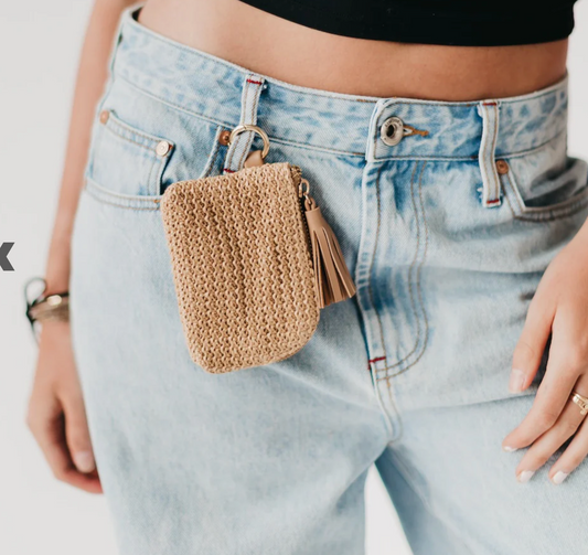 Pretty Simple River Raffia Clippable Wallet