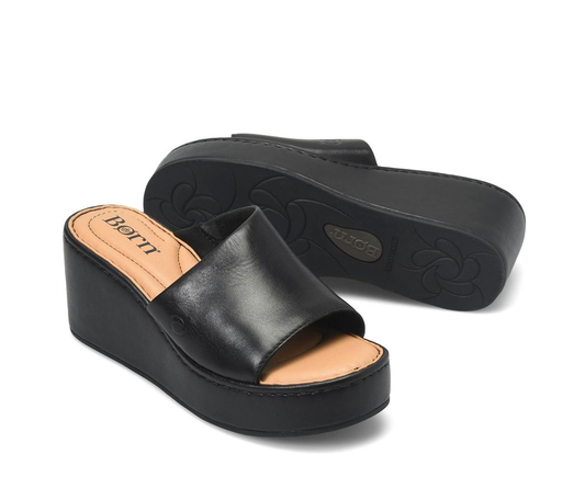Born Shilo Wedge Sandal